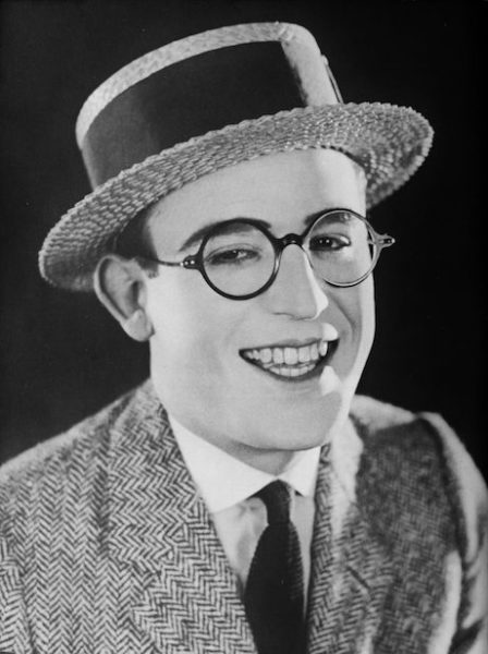 harold_lloyd_-_a_pictorial_history_of_the_silent_screen